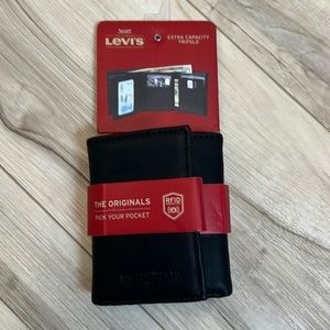 NWT Levi’s Trifold Wallet
